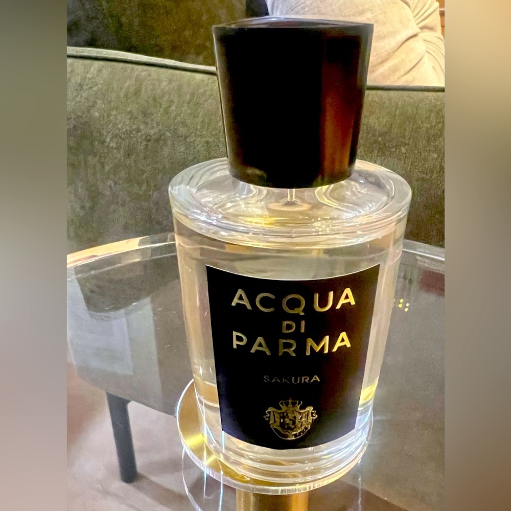Acqua di Parma Sakura perfume